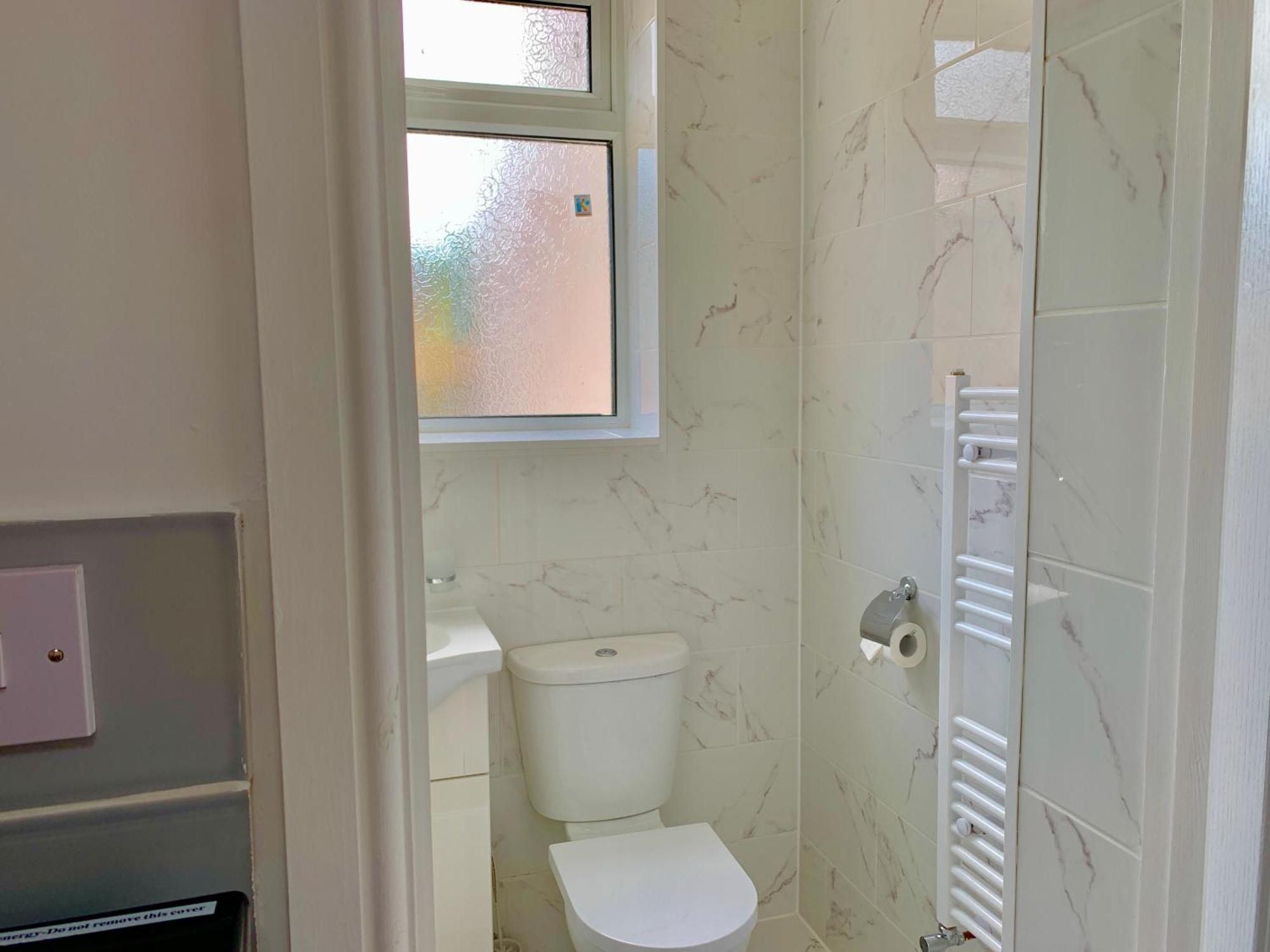 London Studio Apartments, Private Bathroom, Kitchenette, Parking, Np2 Εξωτερικό φωτογραφία