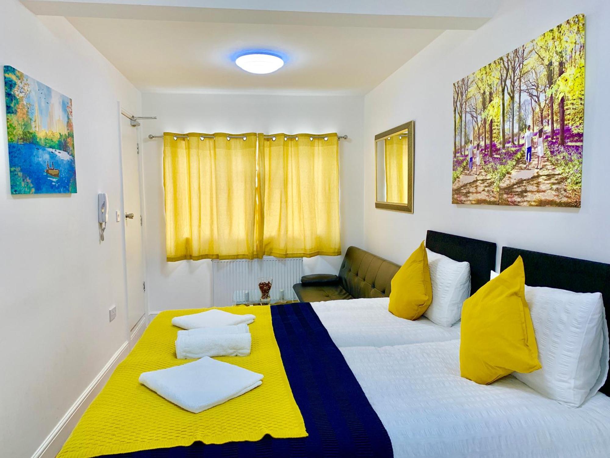 London Studio Apartments, Private Bathroom, Kitchenette, Parking, Np2 Εξωτερικό φωτογραφία